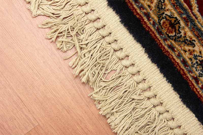 Réparation tapis et tapisserie - WATRINRESTAURE  en Belgique : Réparation tapis et tapisserie, réparation des lisières, restauration des franges de tapis, traitement des trames, resserrage des nœuds de tapis. Partout en Belgique, WATRINRESTAURE est à votre service !